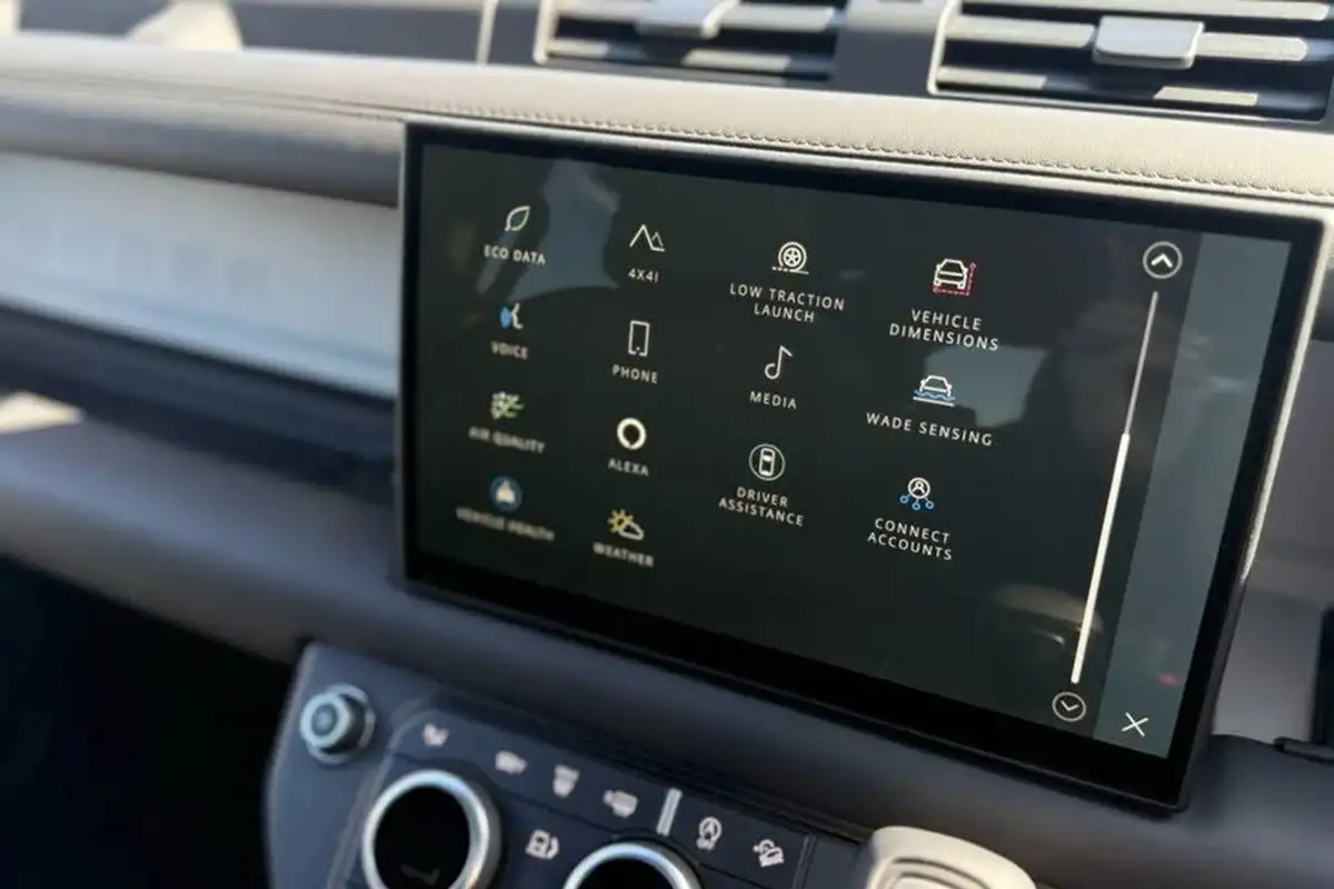 2024-land-rover-110-defender-30-d300-x-dynamic-hse-big-30