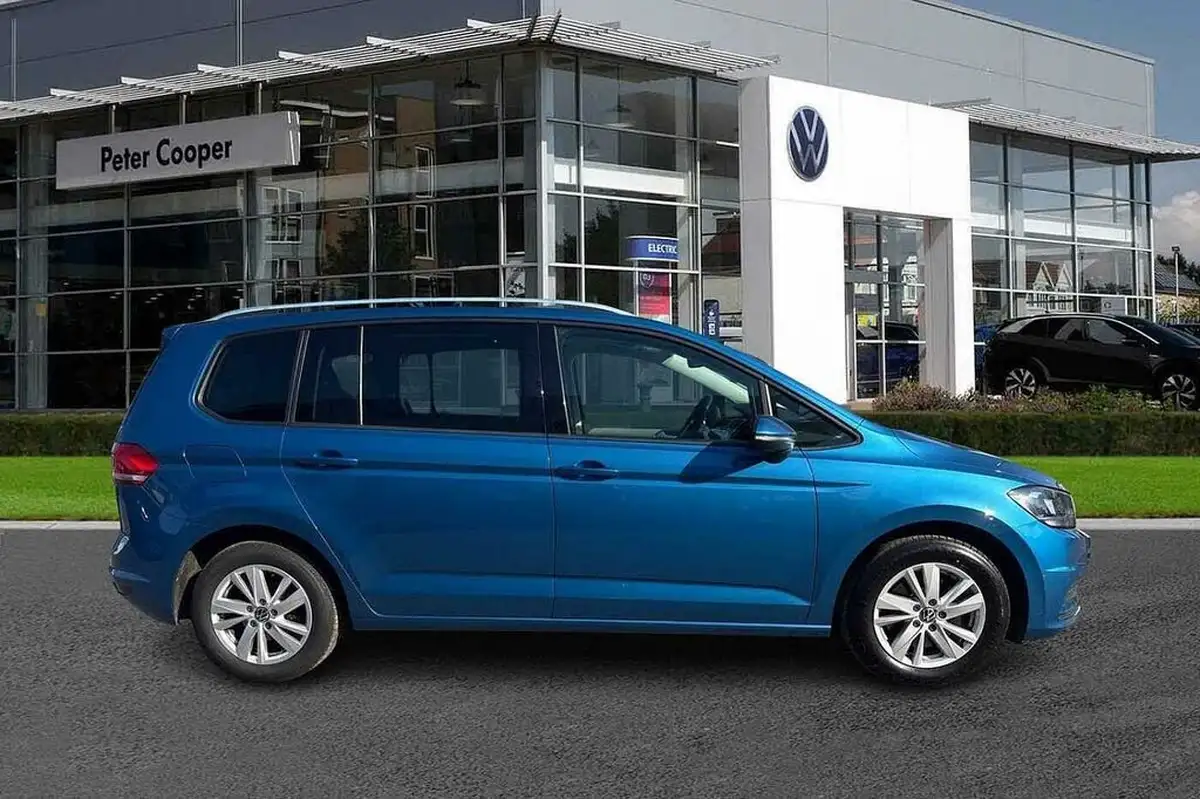 2021-volkswagen-touran-15-tsi-se-family-dsg-big-3