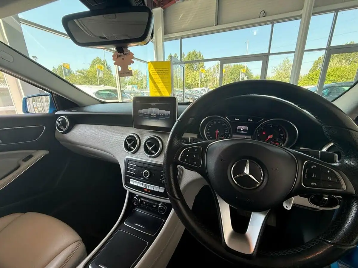 2016-mercedes-benz-a-class-15d-a180d-sport-ss-7g-dct-big-19