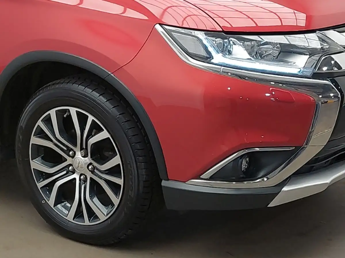 2018-mitsubishi-outlander-22di-d-4-big-8
