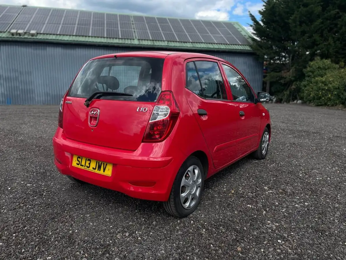 2013-hyundai-i10-12-classic-big-7