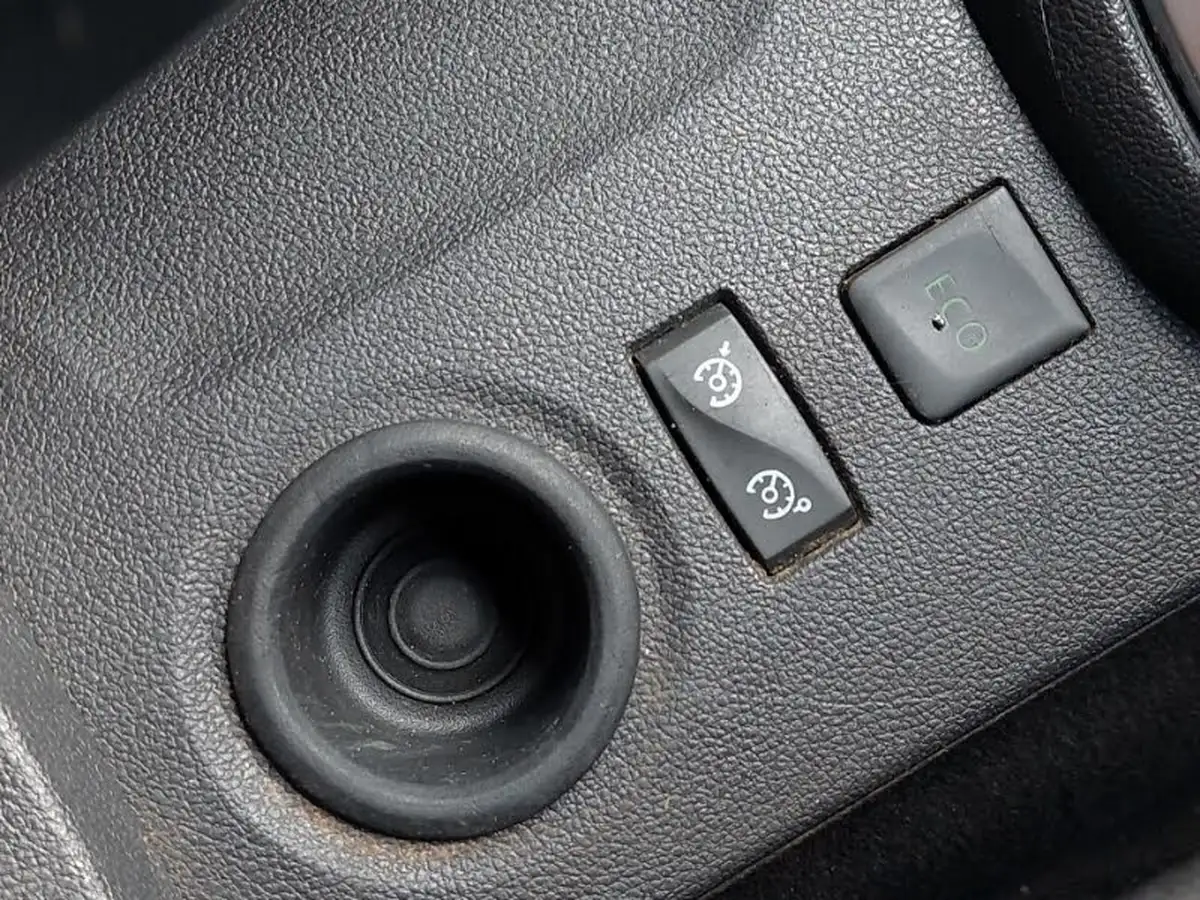 2019-renault-captur-15dci-iconic-90bhp-energy-ss-big-12