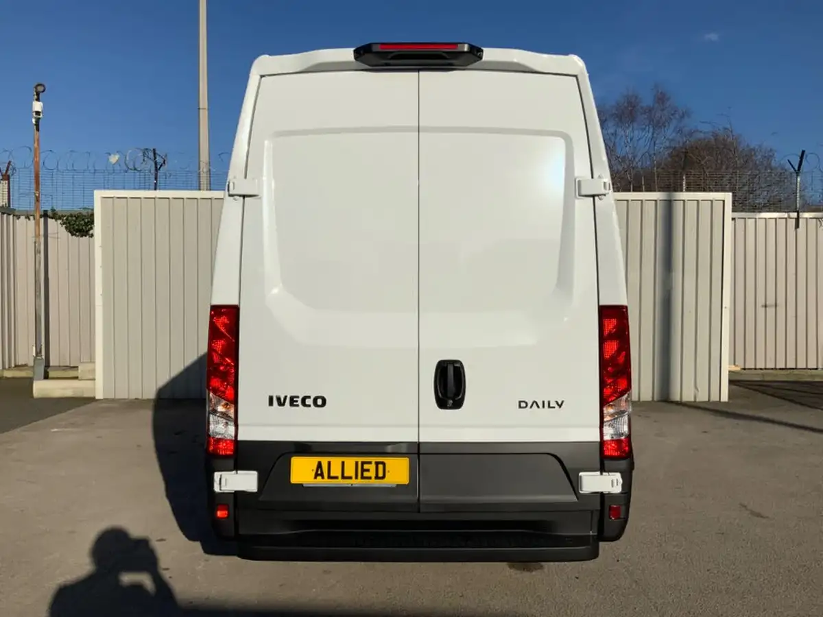 2023-iveco-daily-s-class-23td-35s14v-business-3520mm-h2-136pseu6dt-big-7