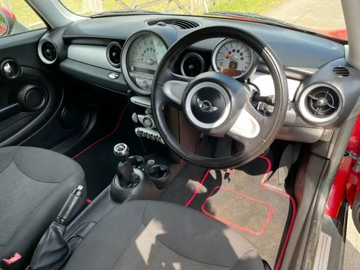 2009-mini-cooper-14-one-95bhp-big-7