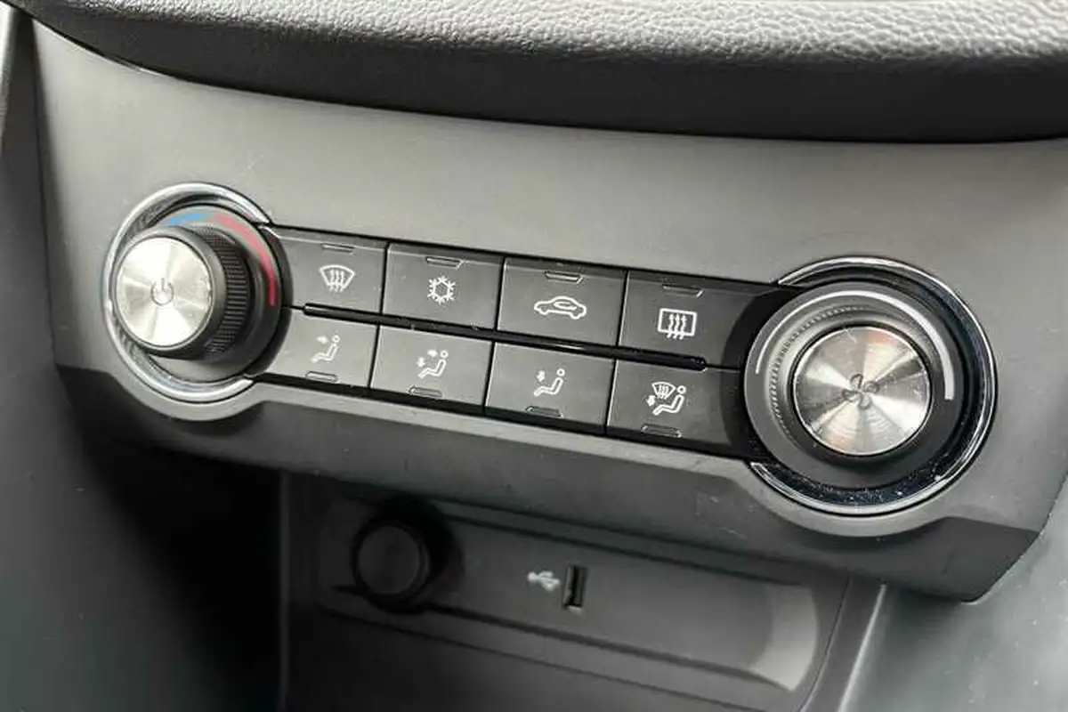 2023-mg-mg3-15-vti-tech-exclusive-nav-big-14