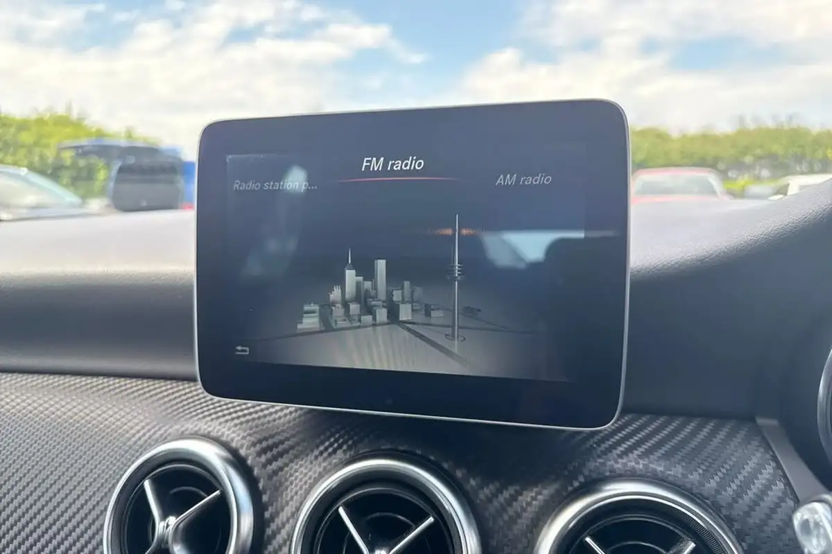 2016-mercedes-benz-a-class-big-51