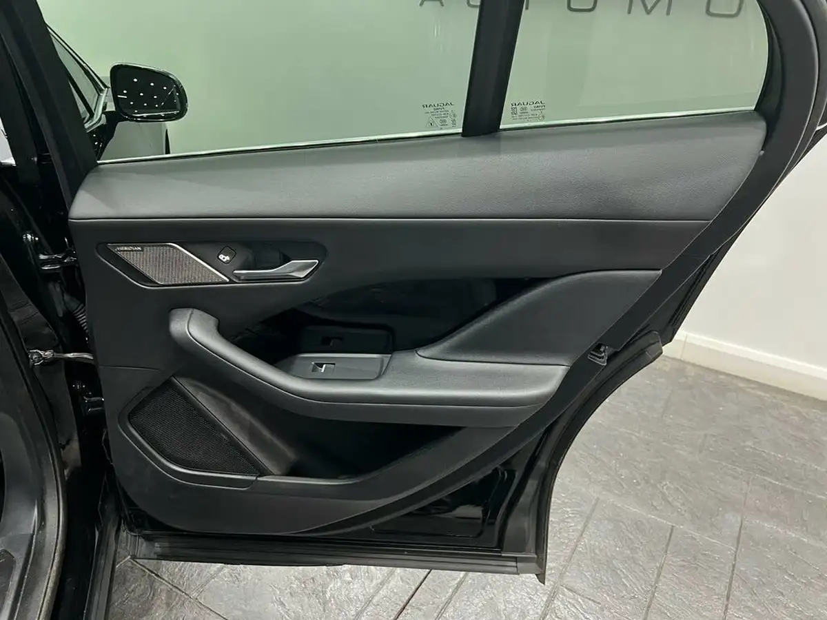 2020-jaguar-i-pace-ev400-s-big-61