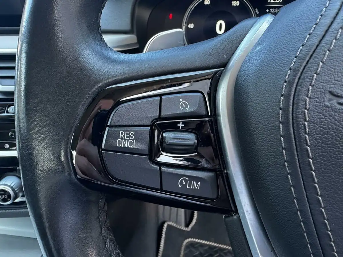 2019-bmw-5-series-20-530e-se-auto-big-4