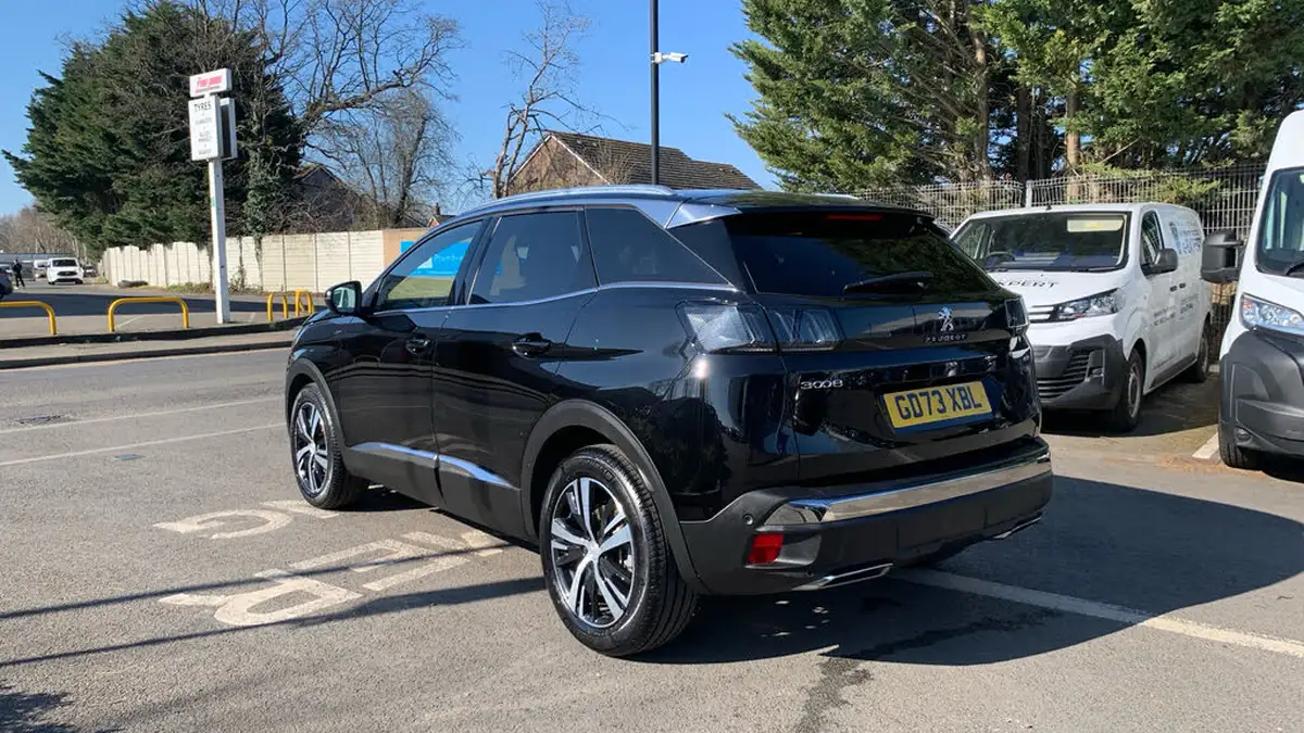 2024-peugeot-3008-suv-12-puretech-gt-136ps-hybrid-e-dsc6-big-4