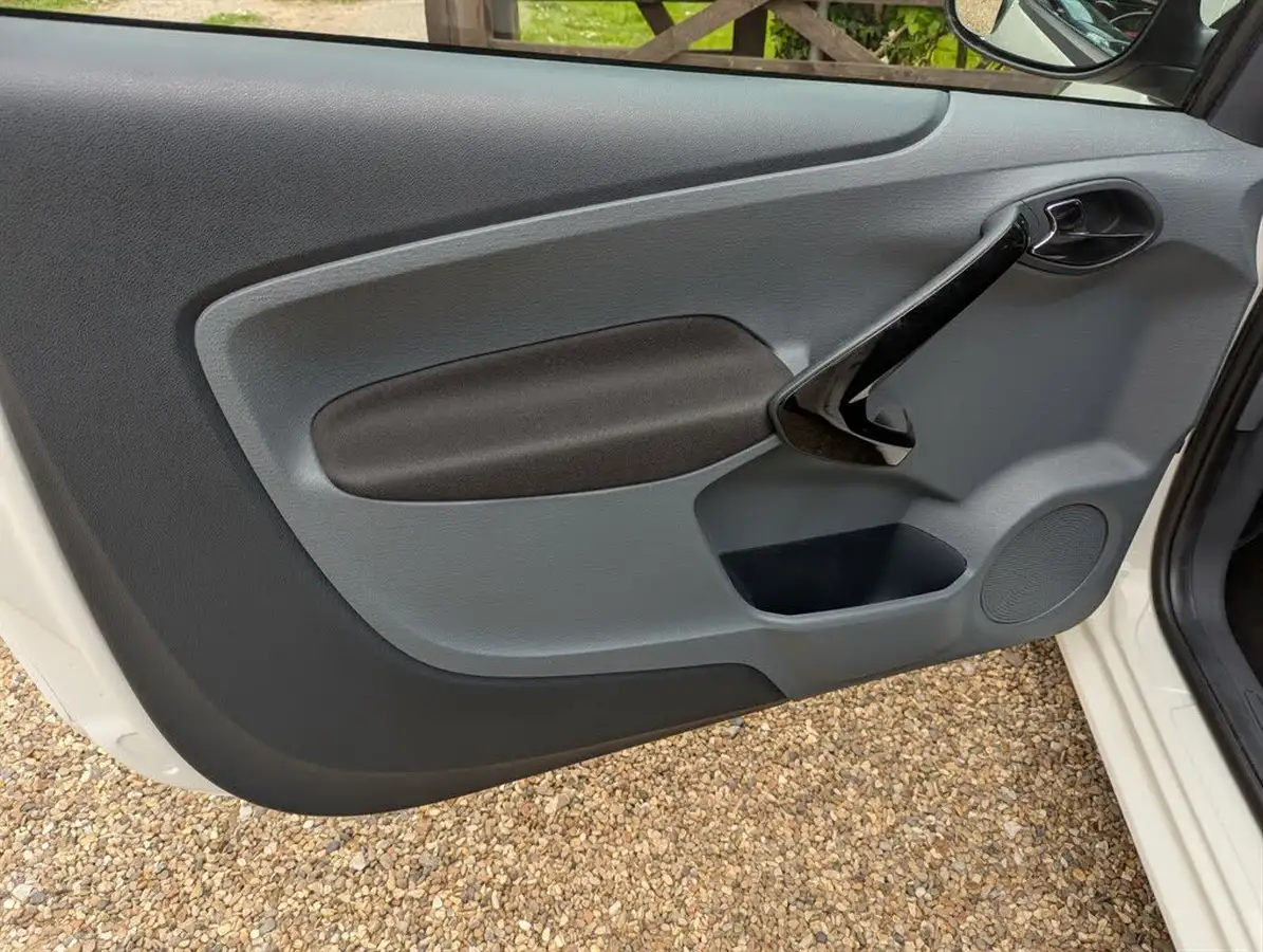 2014-ford-ka-12-metal-big-30