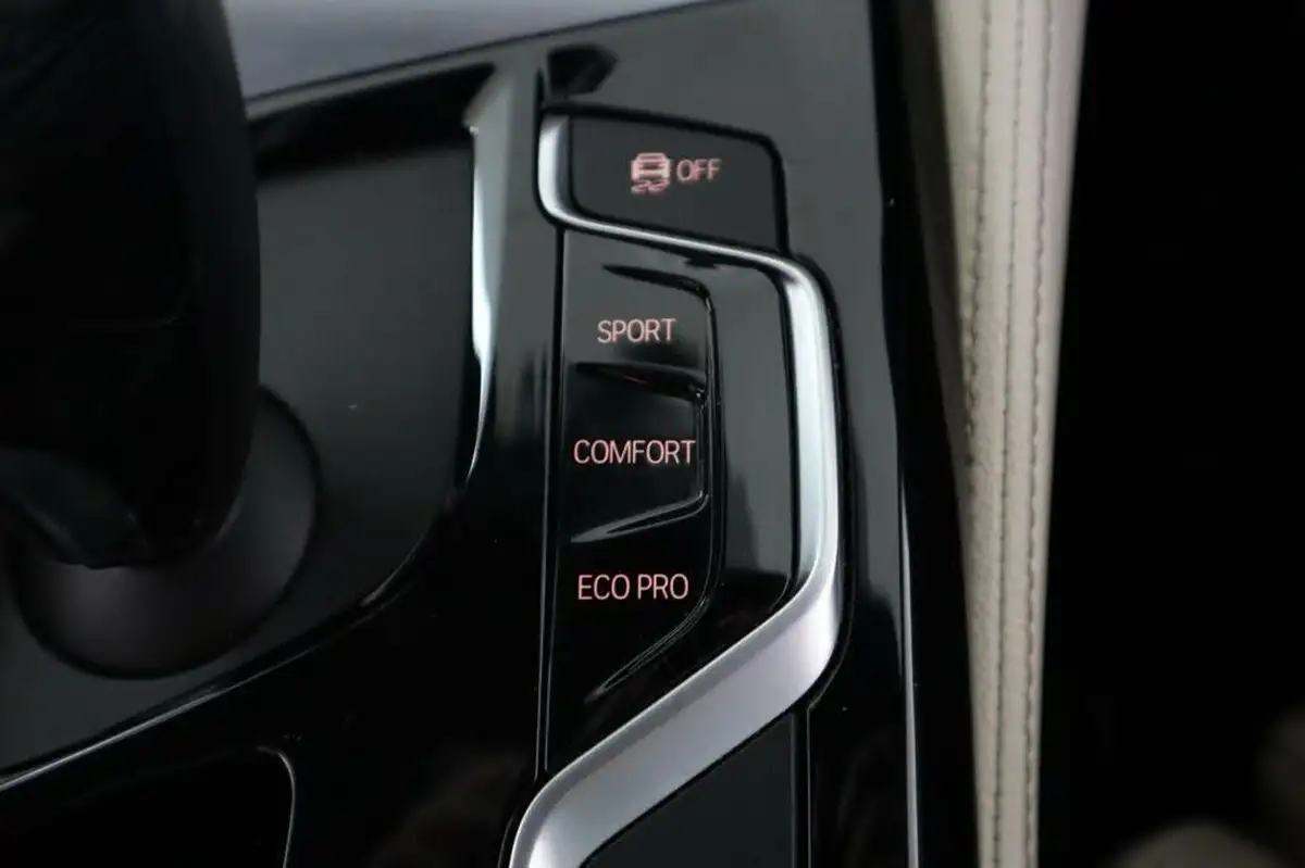 2019-bmw-5-series-20td-520d-m-sport-188bhp-xdrive-plus-pack-saloon-4d-big-21