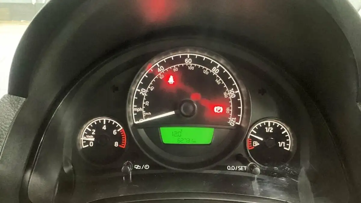 2016-skoda-citigo-10-mpi-black-edition-5d-big-5