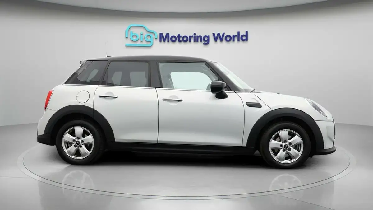 2022-mini-cooper-15-cooper-classic-hatchback-5d-auto-big-7