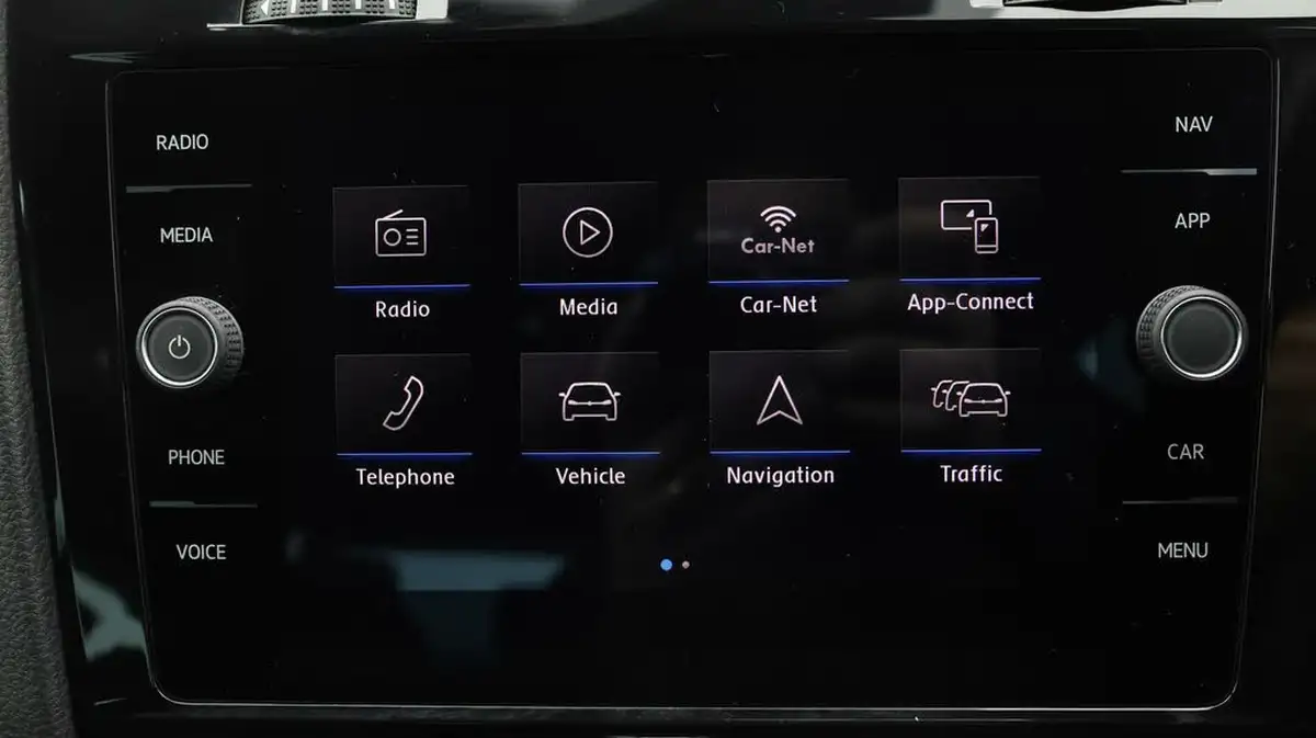 2019-volkswagen-golf-20-tsi-r-300ps-hatchback-5d-dsg-big-10