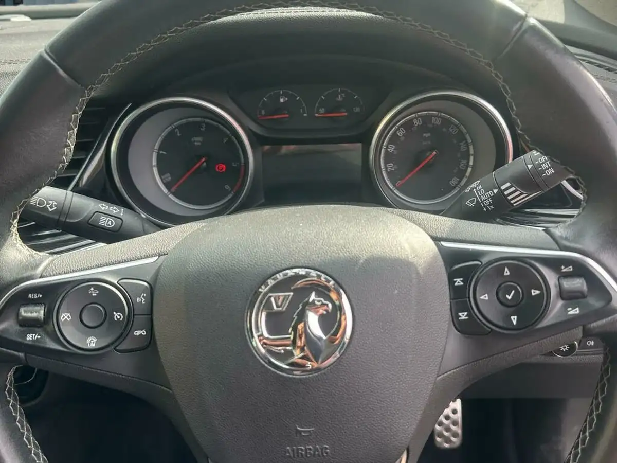 2018-vauxhall-insignia-grand-sport-16td-sri-nav-136ps-ecotec-big-9