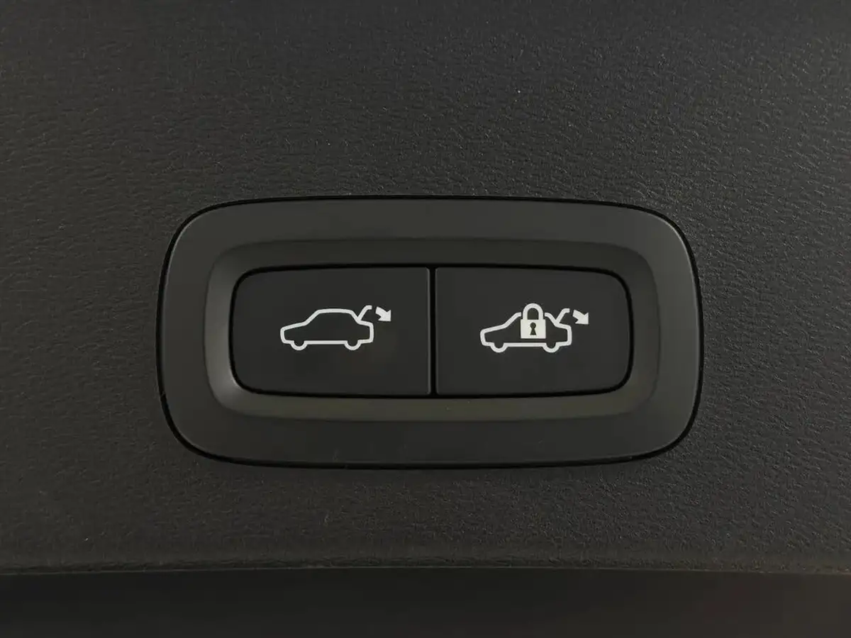 2023-volvo-xc40-20-b3-plus-big-11