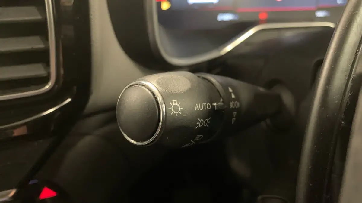 2022-citroen-c5-aircross-15bluehdi-shine-ss-eat8-big-26