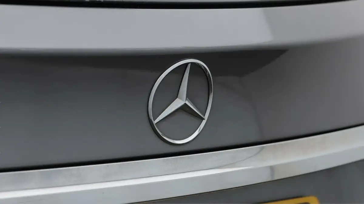2020-mercedes-benz-gla-class-16-gla-200-amg-line-edition-plus-7g-dct-big-24