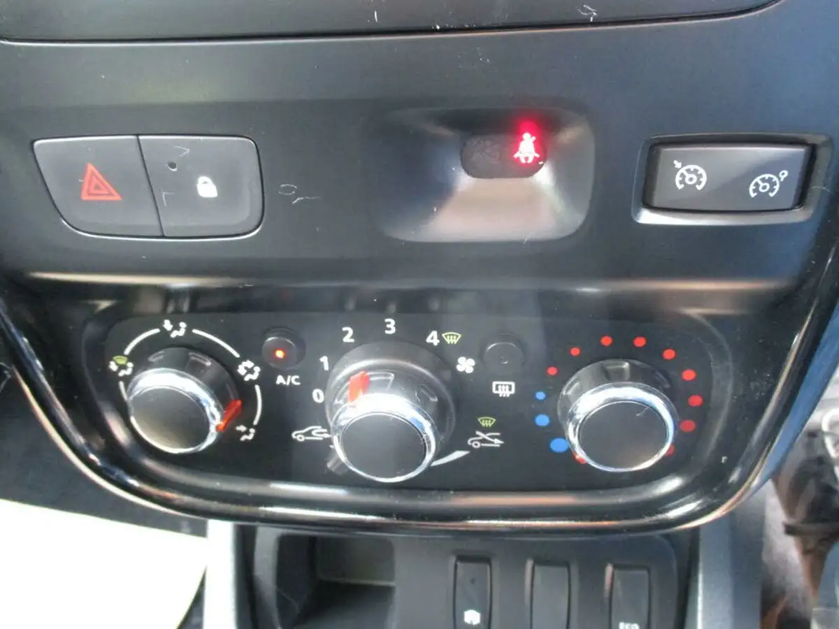 2016-dacia-duster-15dci-laureate-prime-110bhp-big-38