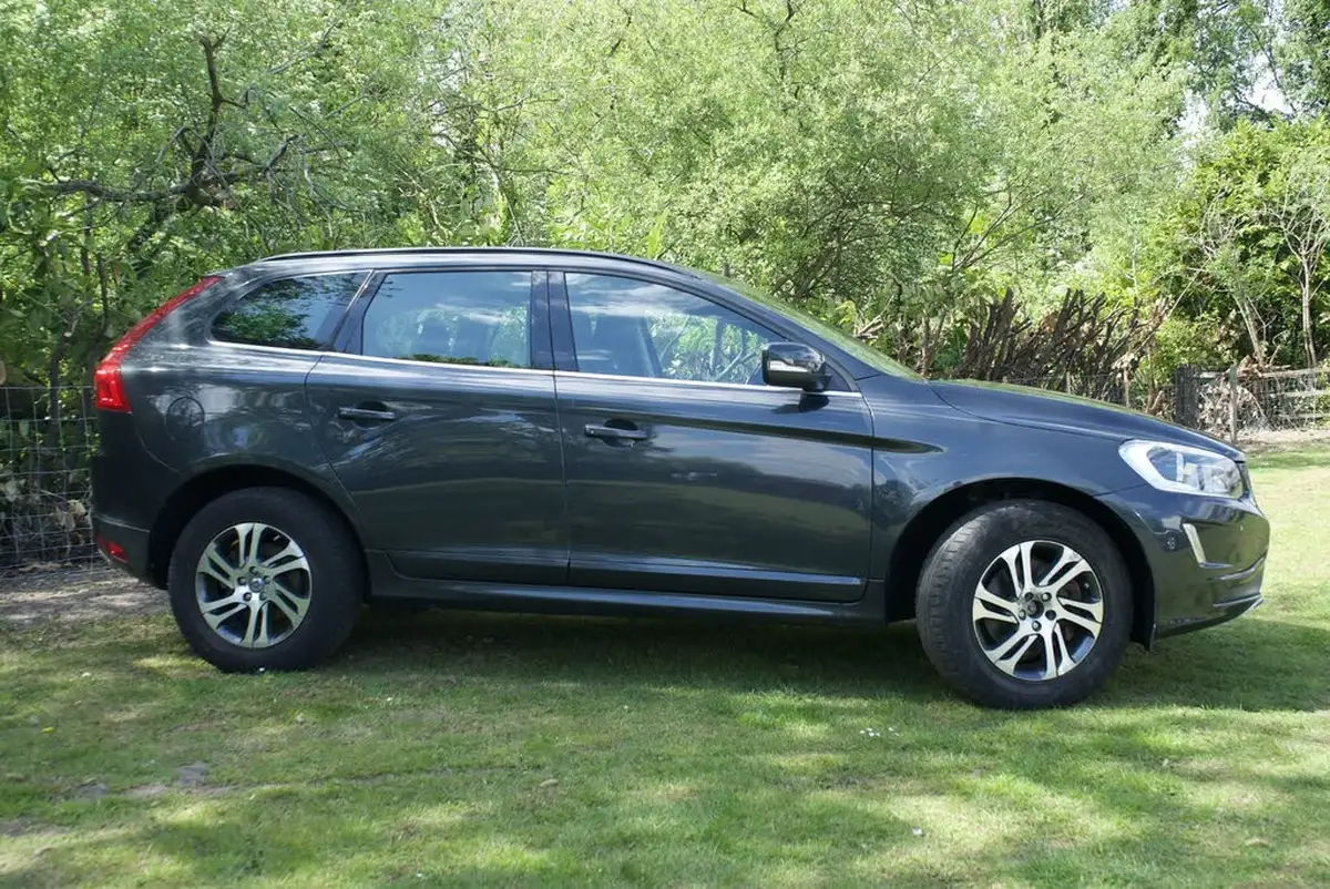 2014-volvo-xc60-24td-d4-se-181bhp-nav-geartronic-big-23