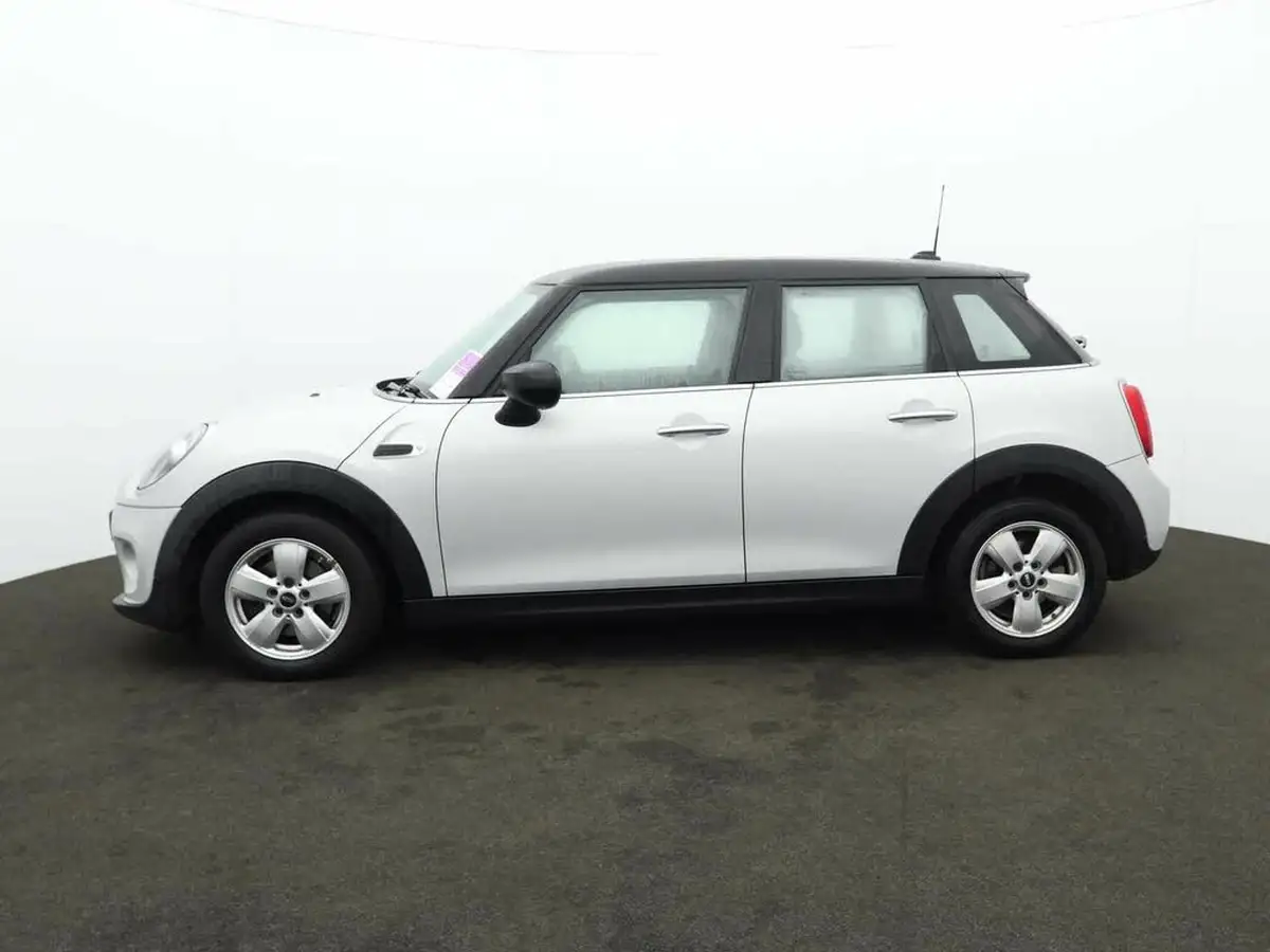 2020-mini-countryman-15-cooper-classic-big-3