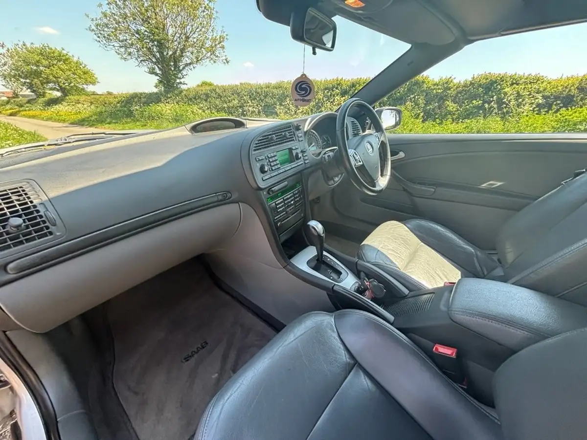 2005-saab-9-3-20-aero-convertible-2d-auto-big-21
