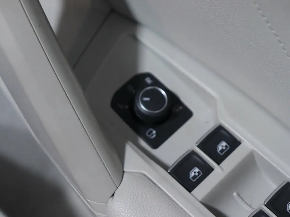 2021-volkswagen-tiguan-20-tsi-elegance-big-38