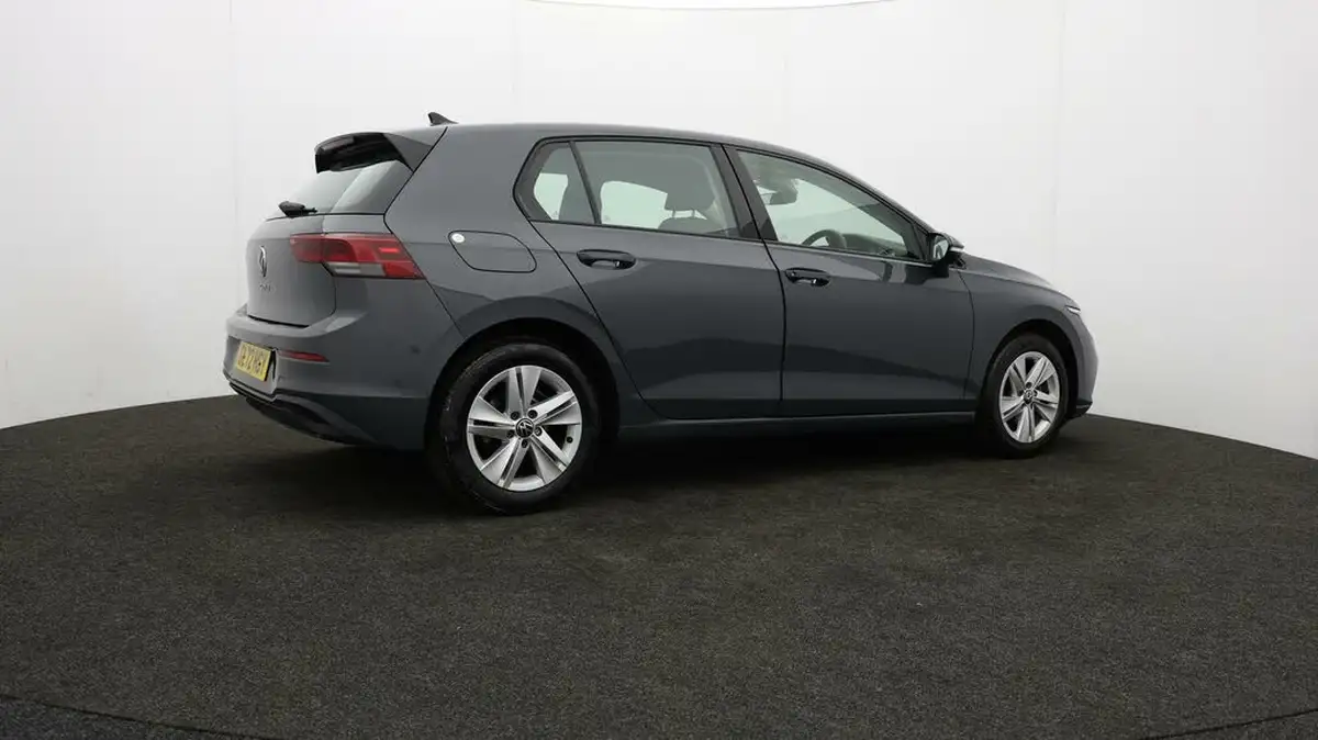2022-volkswagen-golf-15-tsi-life-130ps-hatchback-big-37