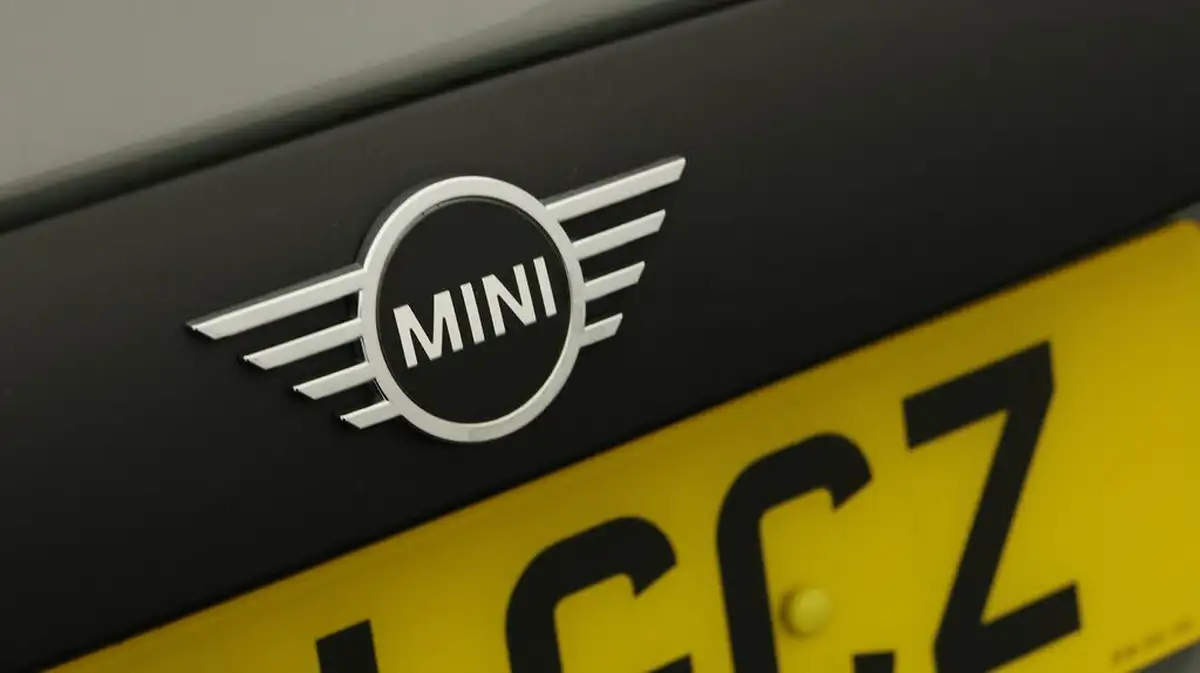 2021-mini-cooper-15-one-classic-3d-big-19