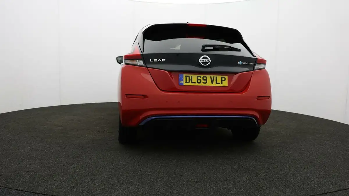 2020-nissan-leaf-e-e-tekna-big-41