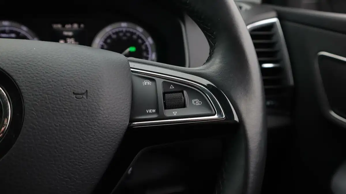 2020-skoda-karoq-15-tsi-se-l-dsg-big-26