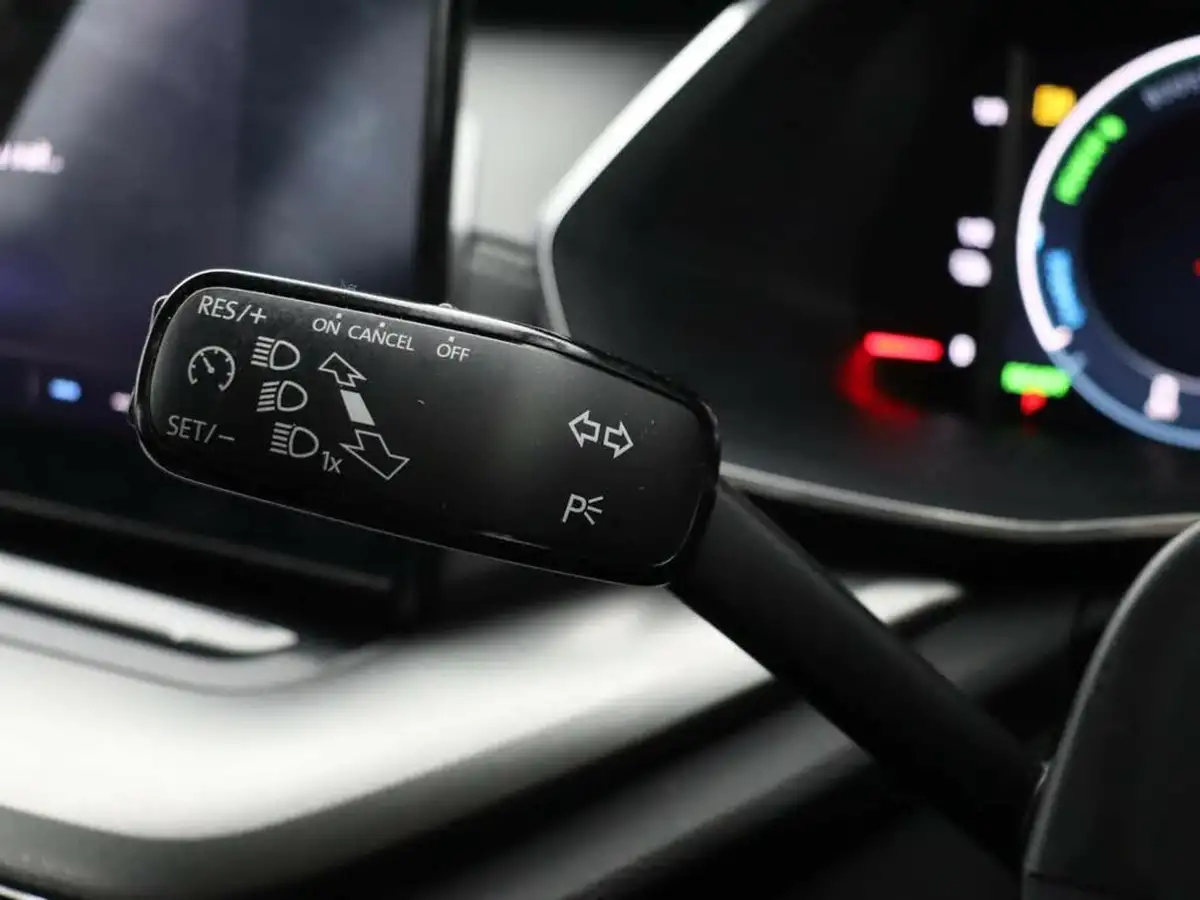2021-skoda-octavia-14-tsi-se-technology-estate-big-43