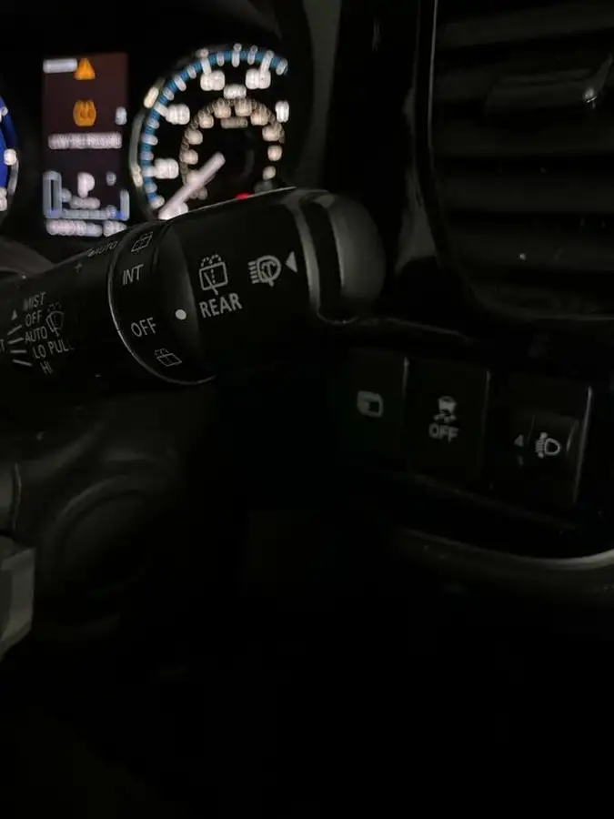 2020-mitsubishi-outlander-24-design-phev-big-22