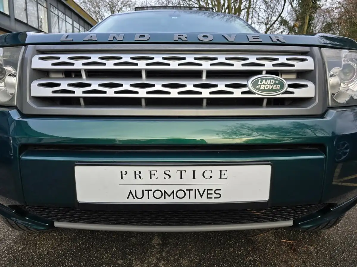 2011-land-rover-freelander-2-32-4x4-big-54
