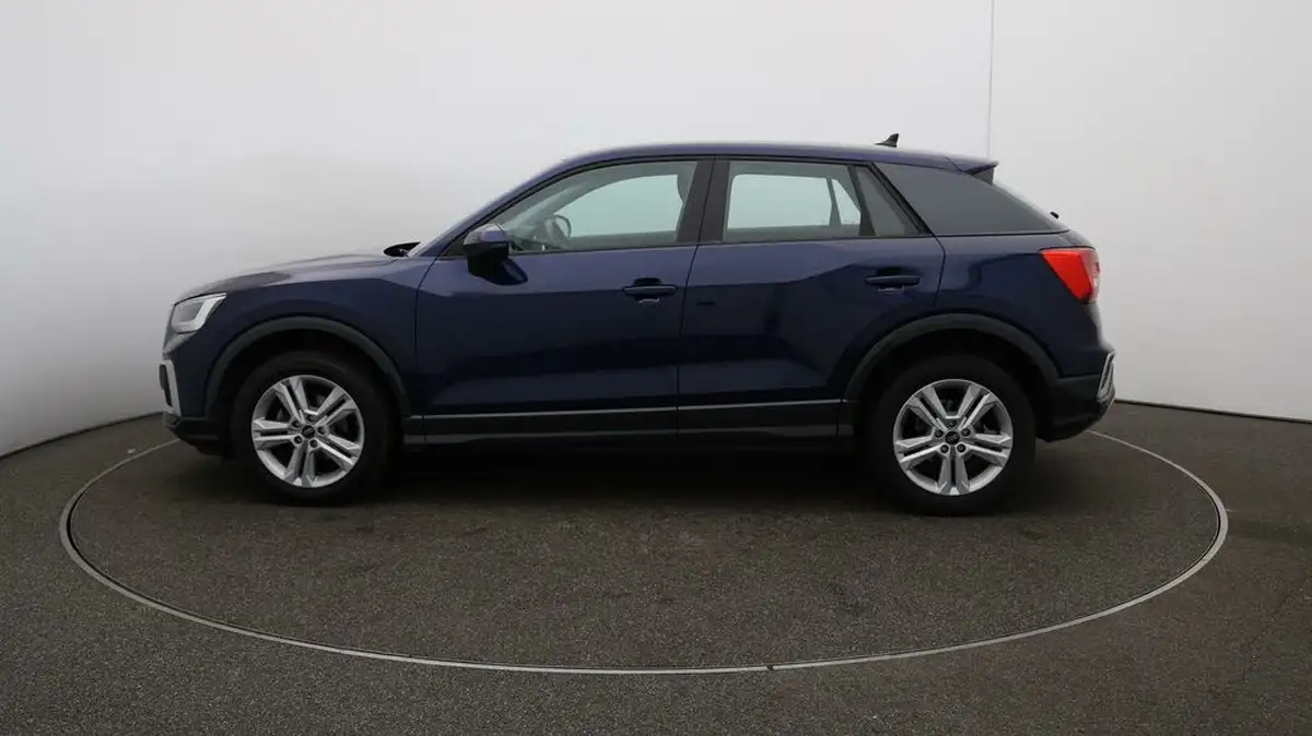 2022-audi-q2-10-30-tfsi-sport-big-56