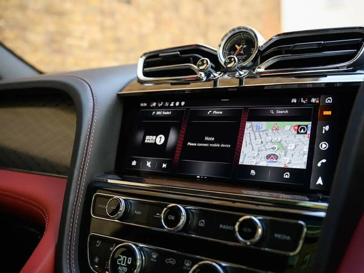 2022-bentley-bentayga-40-v8-big-32