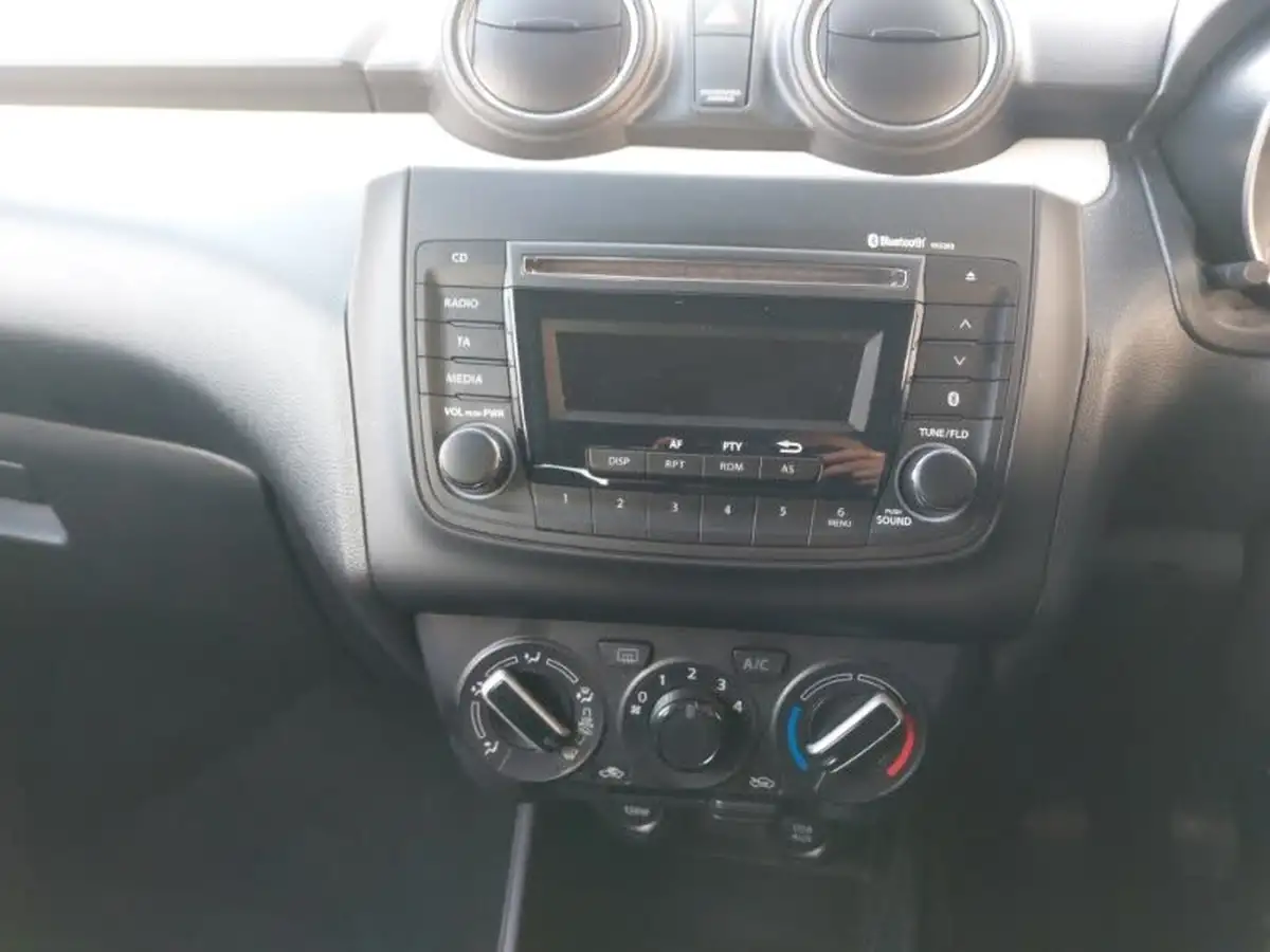 2019-suzuki-swift-12-dualjet-sz3-91ps-big-10