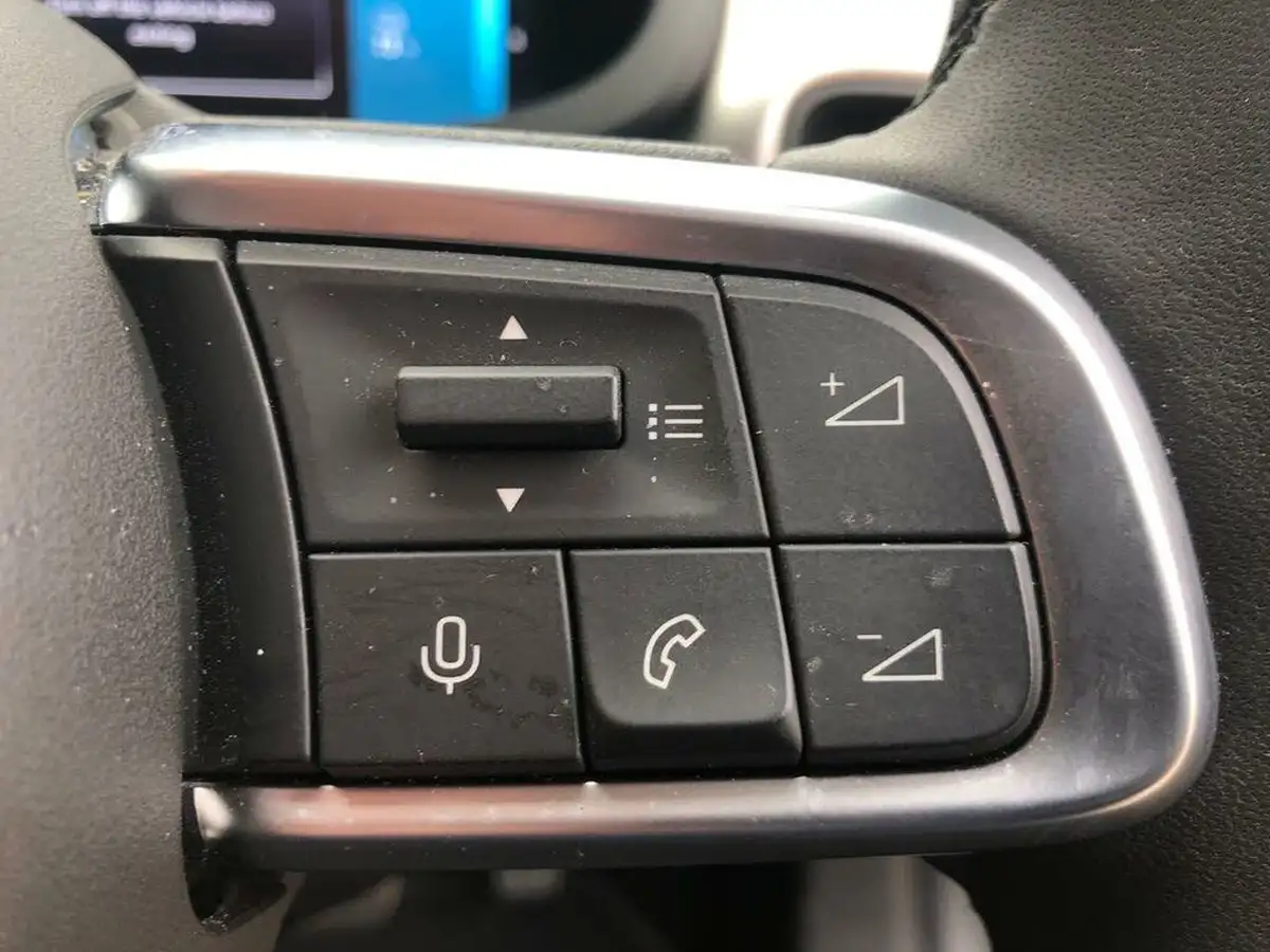 2024-jeep-avenger-e-summit-big-15