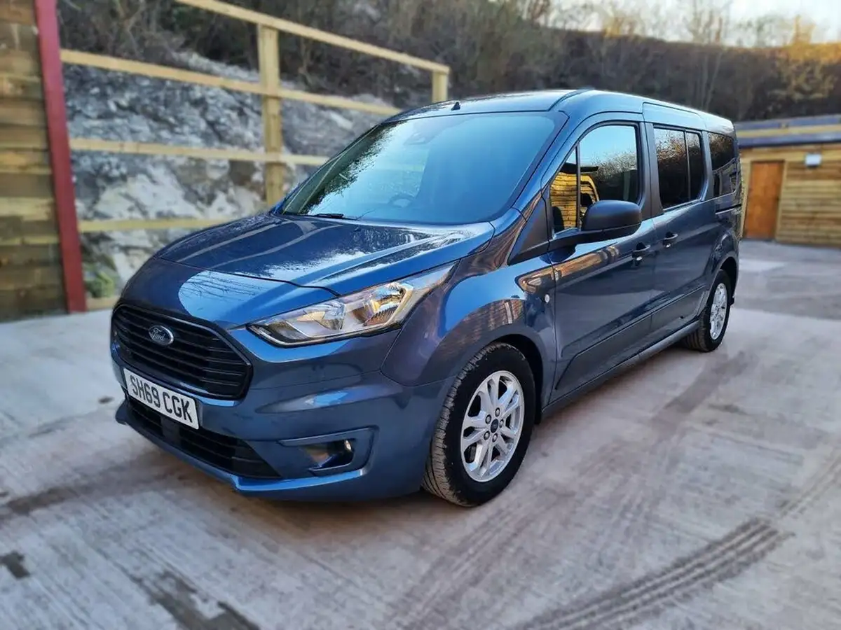 2019-ford-grand-tourneo-connect-15-zetec-100ps-1498cc-powershift-big-5