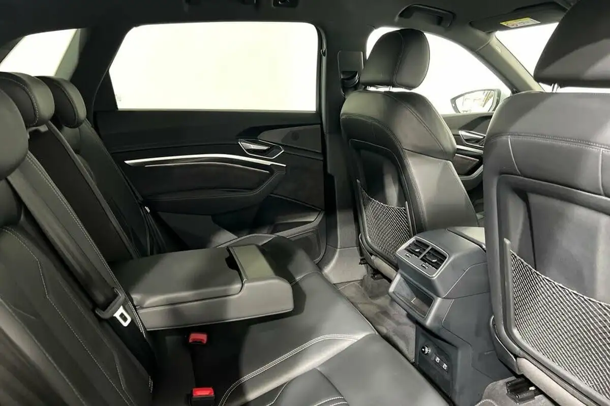 2021-audi-e-tron-50e-s-line-station-wagon-big-39
