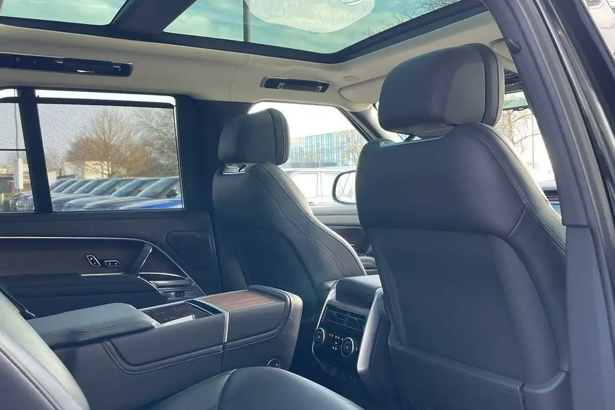 2023-land-rover-range-rover-30-d350-se-big-36