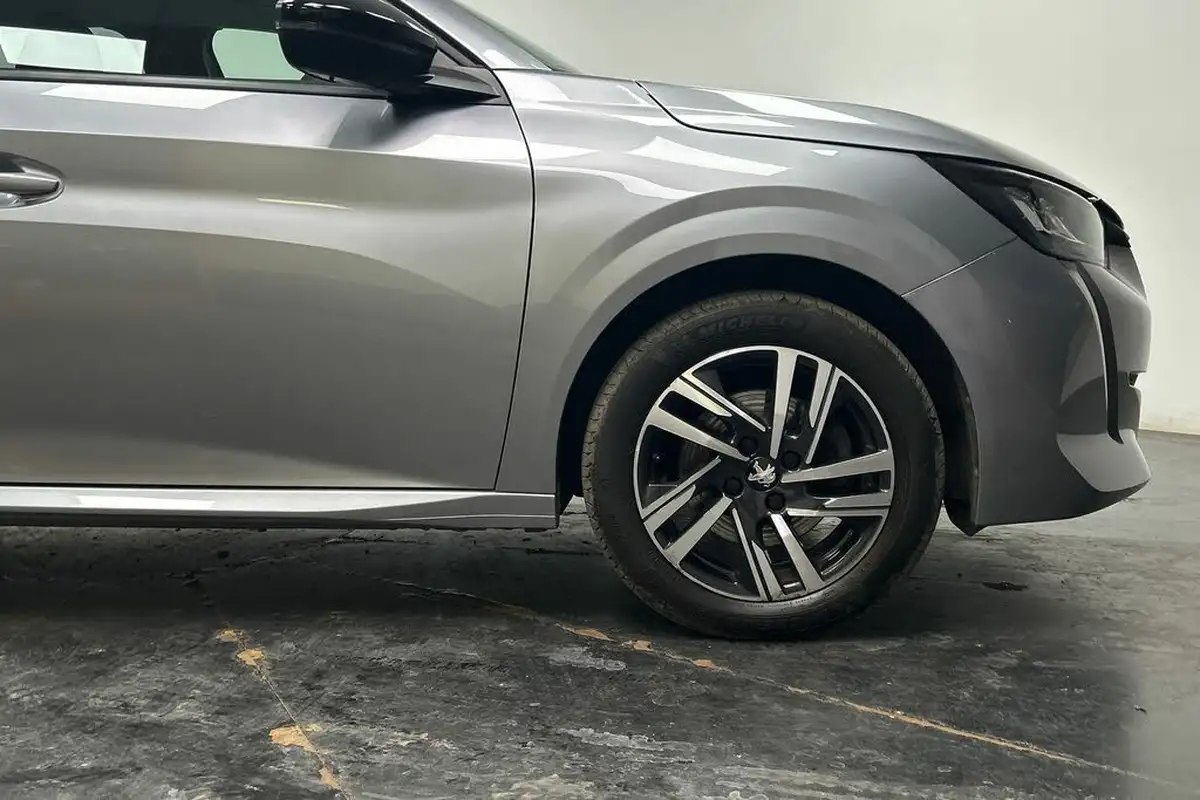 2022-peugeot-208-12-puretech-allure-premium-100ps-big-14