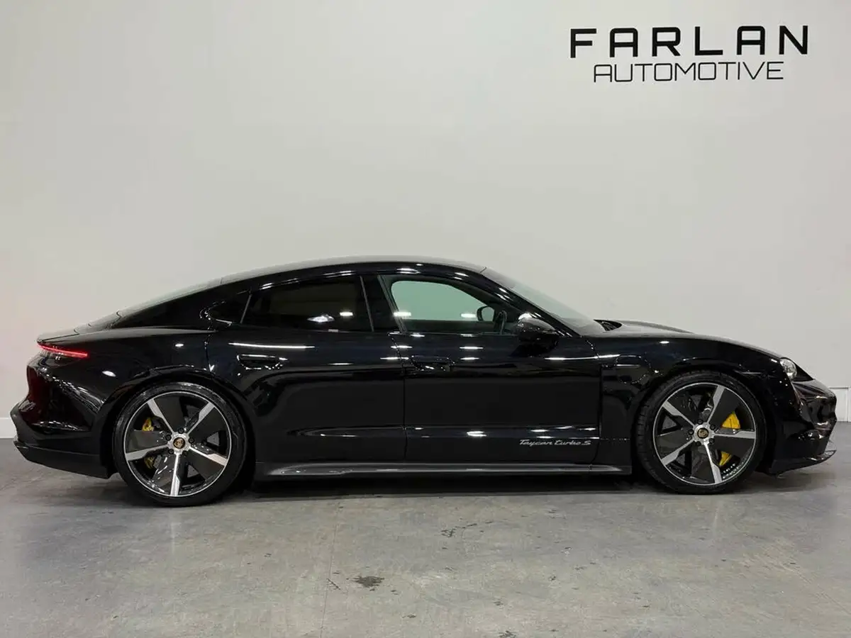 2020-porsche-taycan-e-turbo-s-big-6