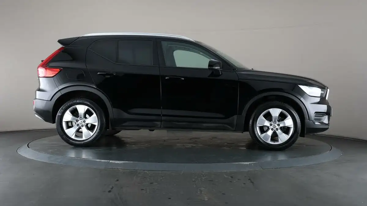 2021-volvo-xc40-15-t3-momentum-163bhp-big-56