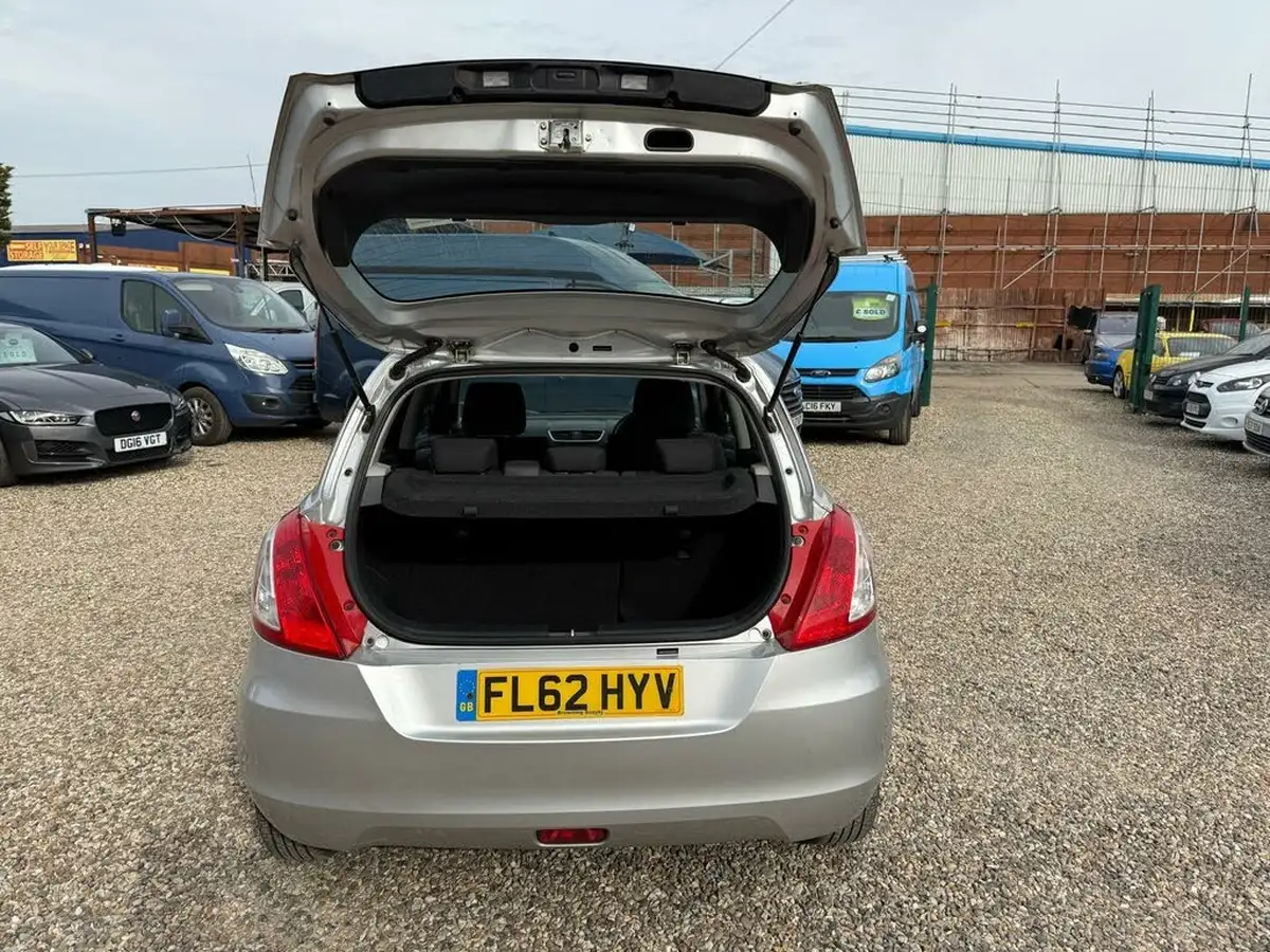 2013-suzuki-swift-12-sz2-5d-big-24