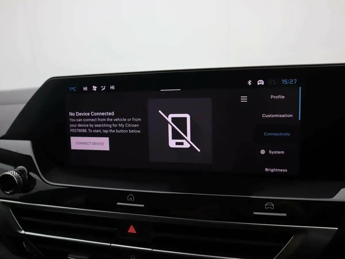 2023-citroen-c4-12-puretech-max-big-24
