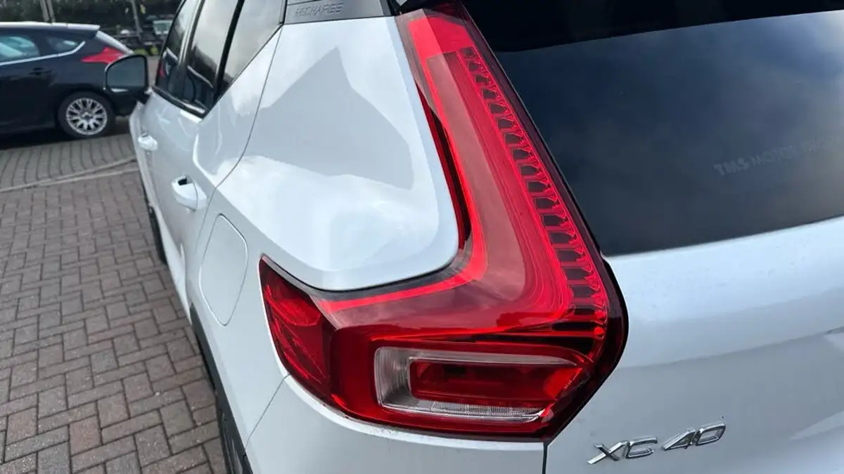 2021-volvo-xc40-e-twin-recharge-plus-big-36