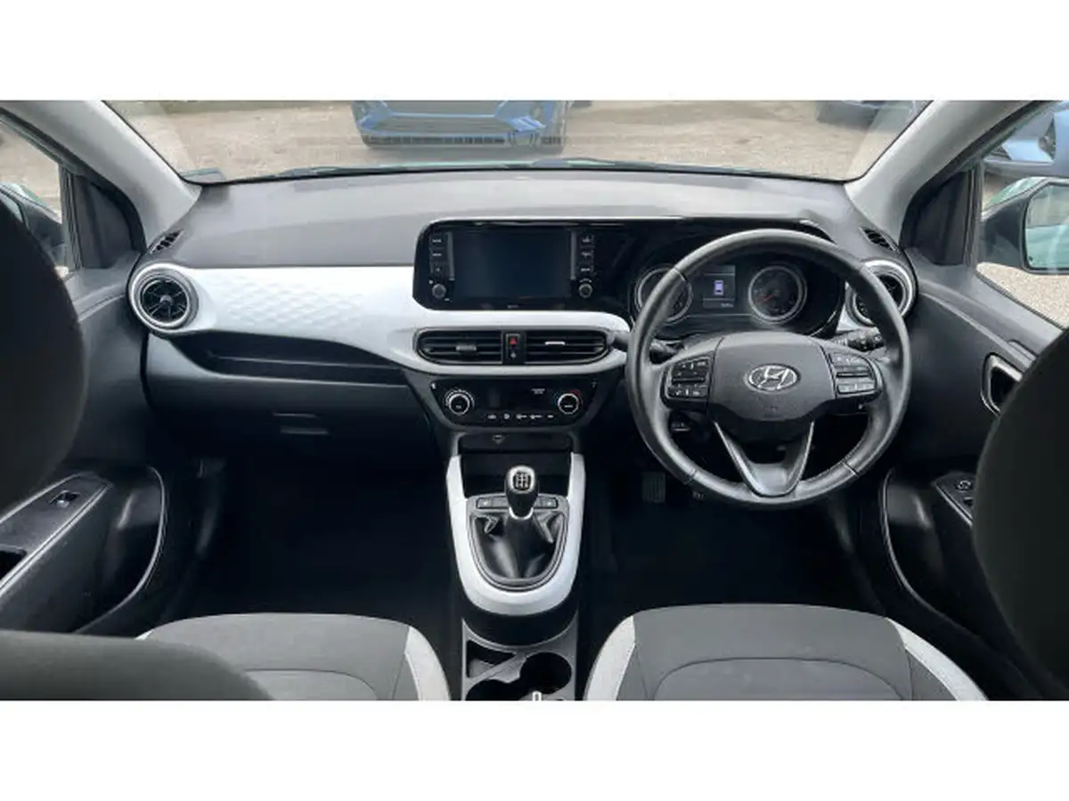 2022-hyundai-i10-10-premium-big-9
