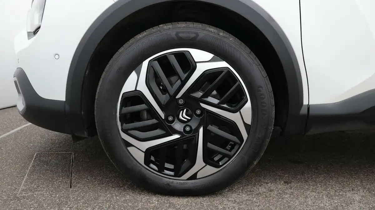 2023-citroen-c4-15bluehdi-shine-plus-big-18