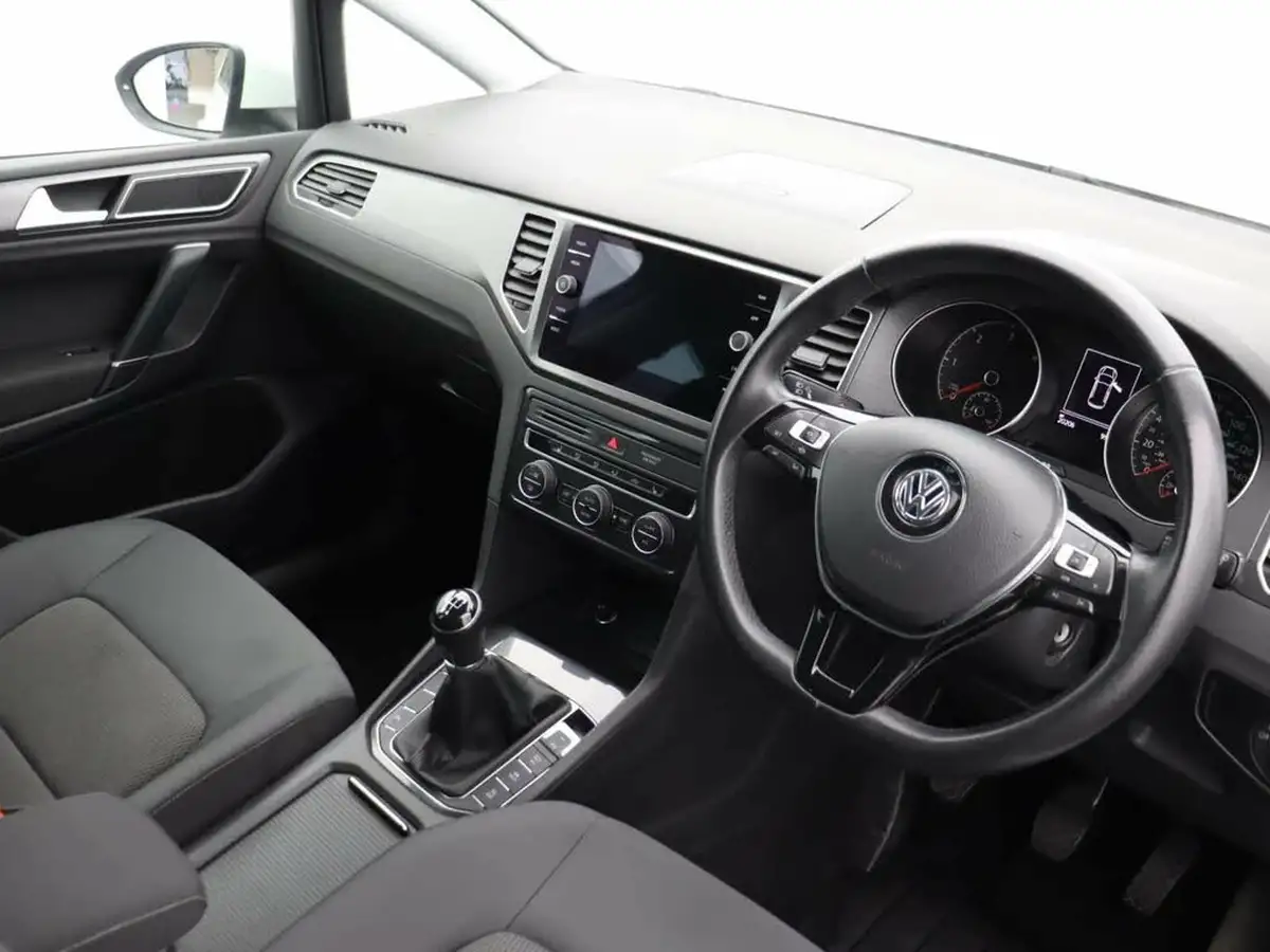 2020-volkswagen-golf-sv-16tdi-match-big-5
